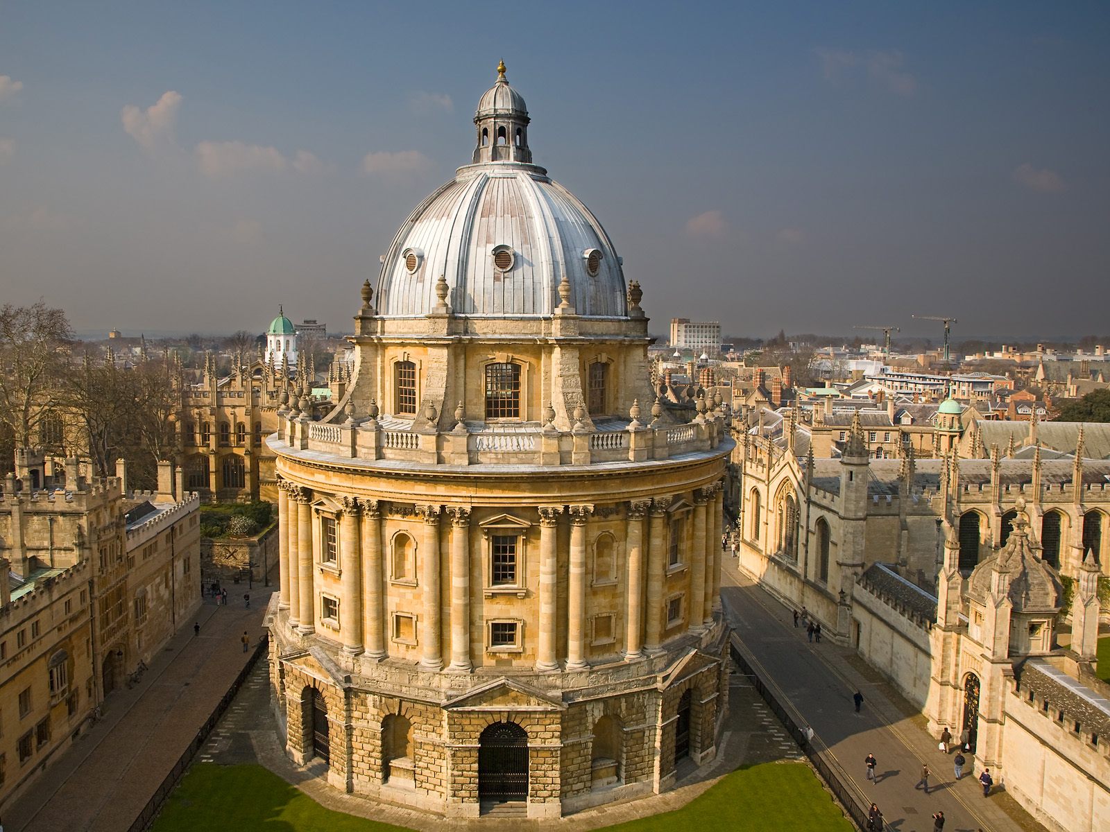Oksfordskij University / University of Oxford